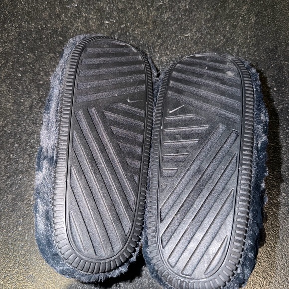 Nike Calm SE Women's Mules Black Faux Fur Slippers. Size 8! Black! Cozy! - Picture 13 of 13
